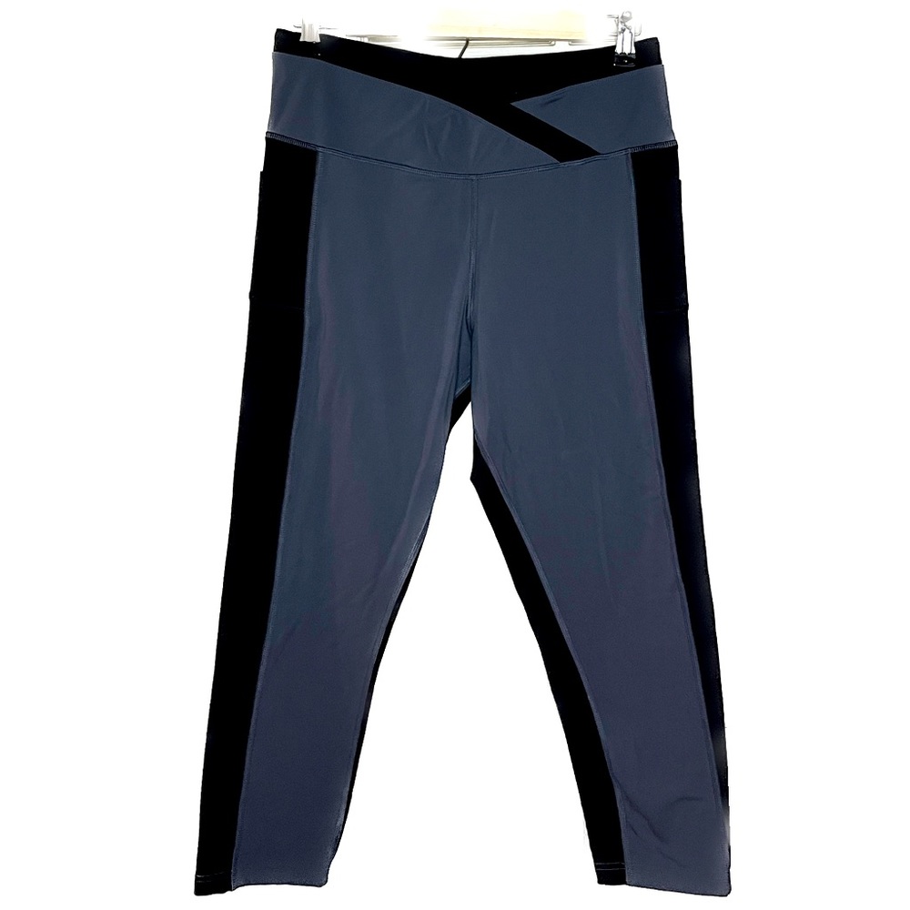 Avía Capri Yoga Pants